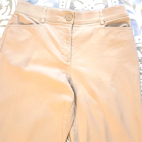 Khakis Pants beige tan stretch lightweight size 6 Straight Leg Pockets Normcore - Picture 2 of 5